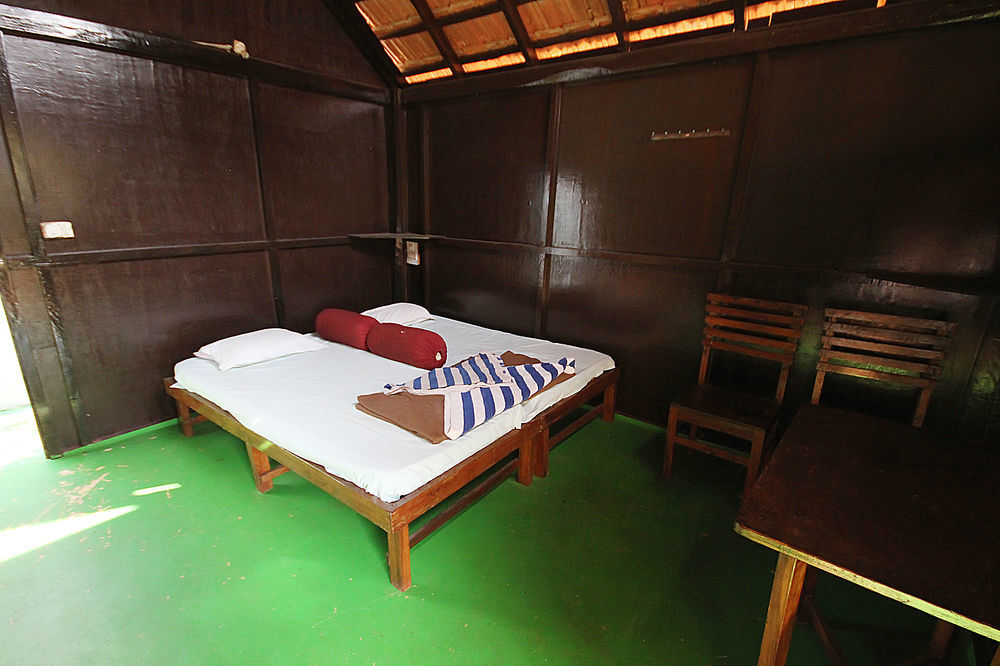 Curlies Zulu Land Hostel Anjuna Exterior photo